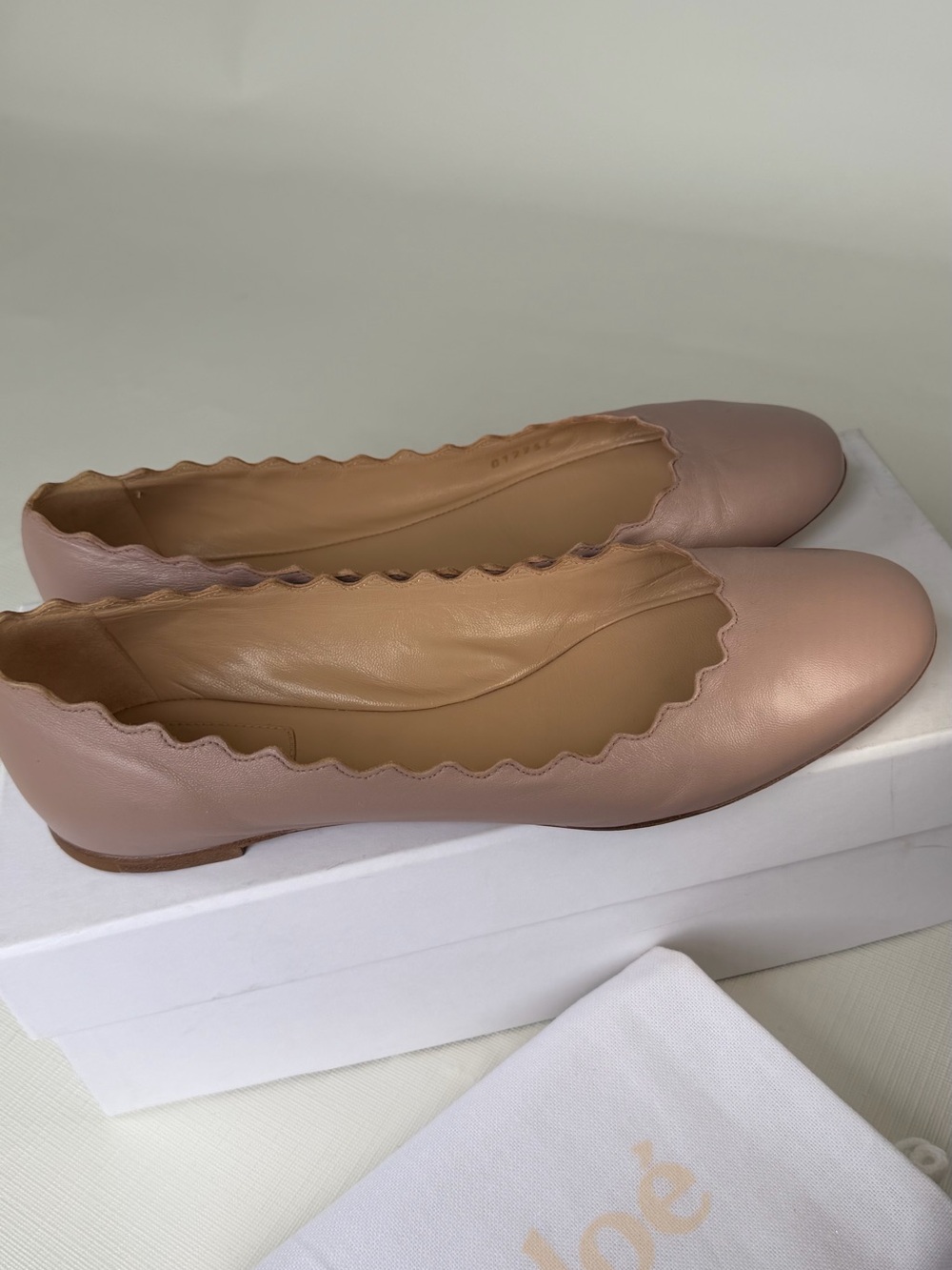 Chloรฉ Lauren Scalloped Leather Ballet Flats Pink Tea Size 38 / US 8
